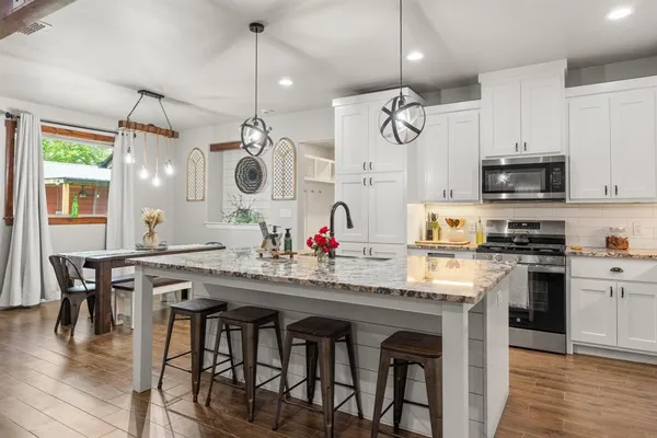 $399,000 | 208 North Oak Lane, Tolar, TX 76476