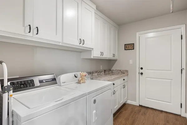 $399,000 | 208 North Oak Lane, Tolar, TX 76476