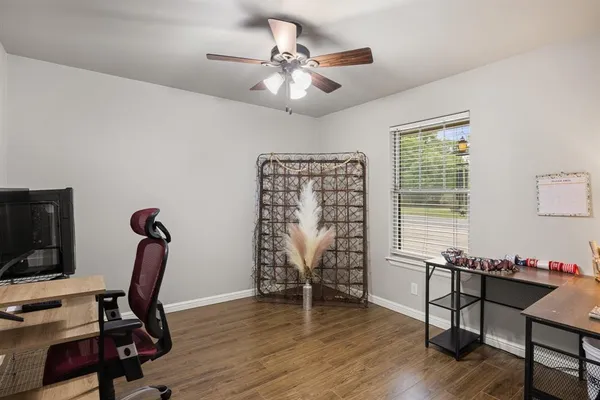 $399,000 | 208 North Oak Lane, Tolar, TX 76476