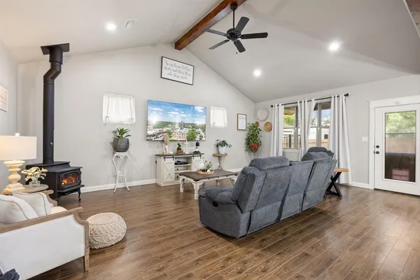 $399,000 | 208 North Oak Lane, Tolar, TX 76476