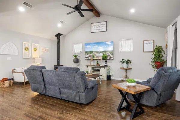 $399,000 | 208 North Oak Lane, Tolar, TX 76476