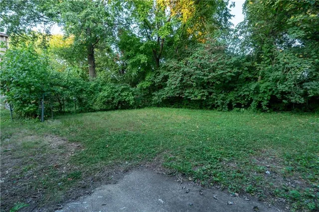 $1,350 | 9525 Manning Avenue, Kansas City, MO 64134