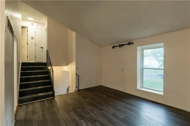 $1,350 | 9525 Manning Avenue, Kansas City, MO 64134