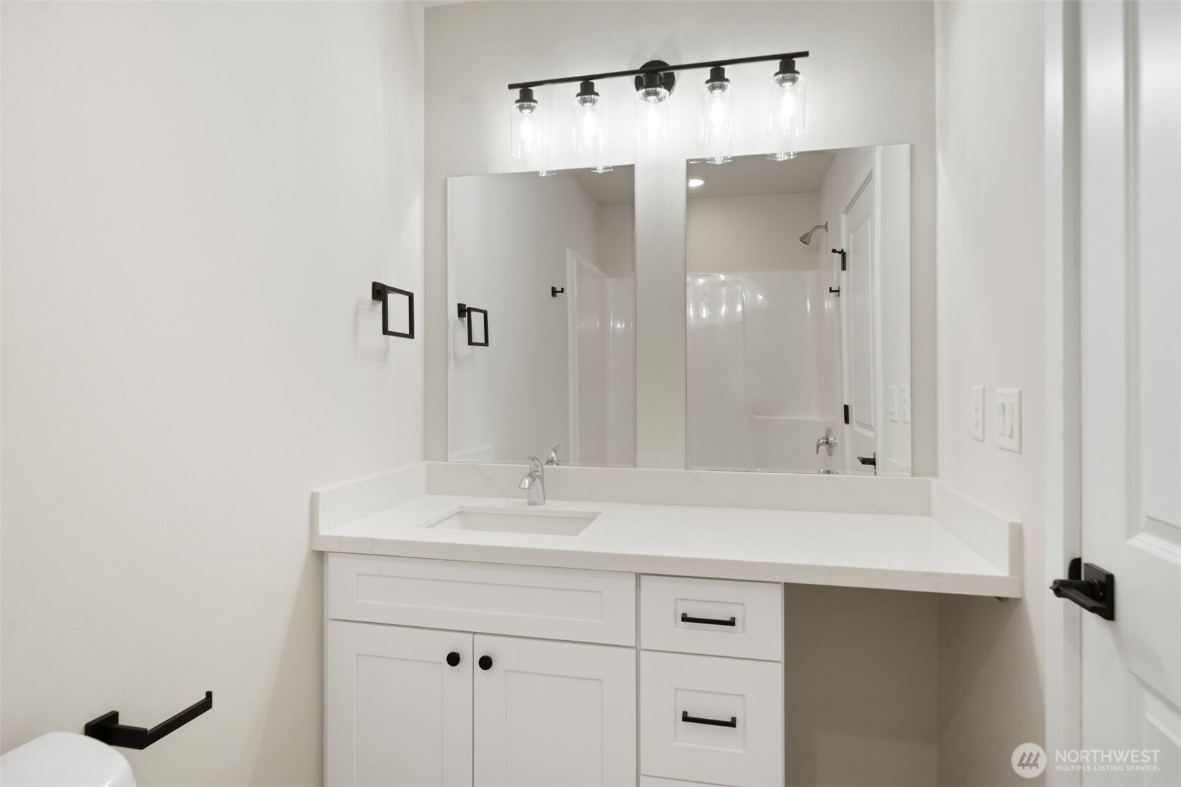 669 West Hendrickson Road, Unit 8 Sequim, WA 98382 - Photo 17 of 27