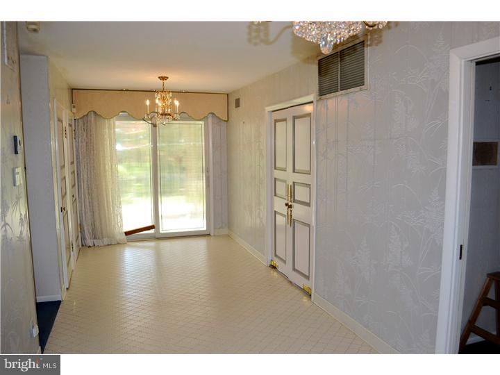 1061 Susquehanna Road Jenkintown, PA 19046 - Photo 3 of 24 Foyer