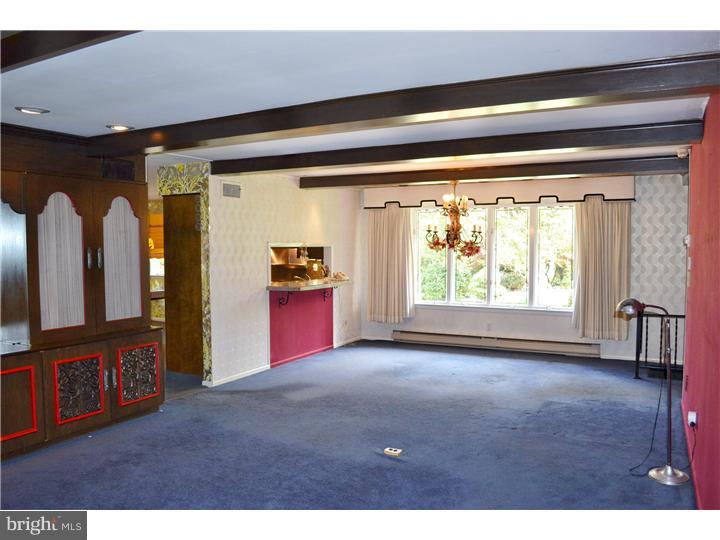 1061 Susquehanna Road Jenkintown, PA 19046 - Photo 10 of 24 Family Room