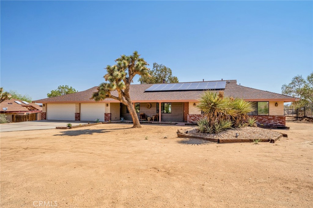 7379 Chippewa Trail Yucca Valley, CA 92284 - Photo 1 of 72