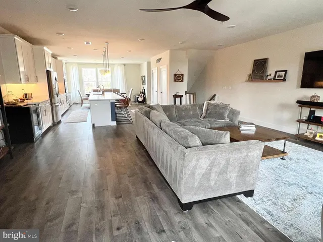 $3,500 | 222 Van Buren Street, Unit 21, Herndon, VA 20170