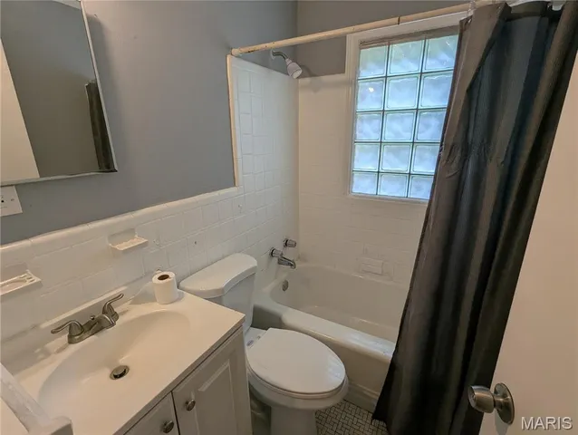 $886 | 1110 Roxton Drive, St. Louis, MO 63137