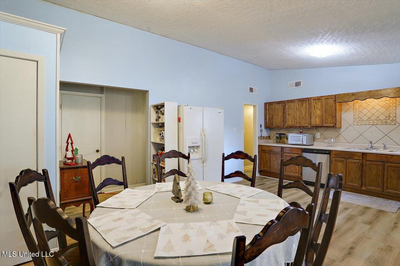 532 Bellevue Street Clinton, MS 39056 - Photo 14 of 31 14-532 Bellevue St