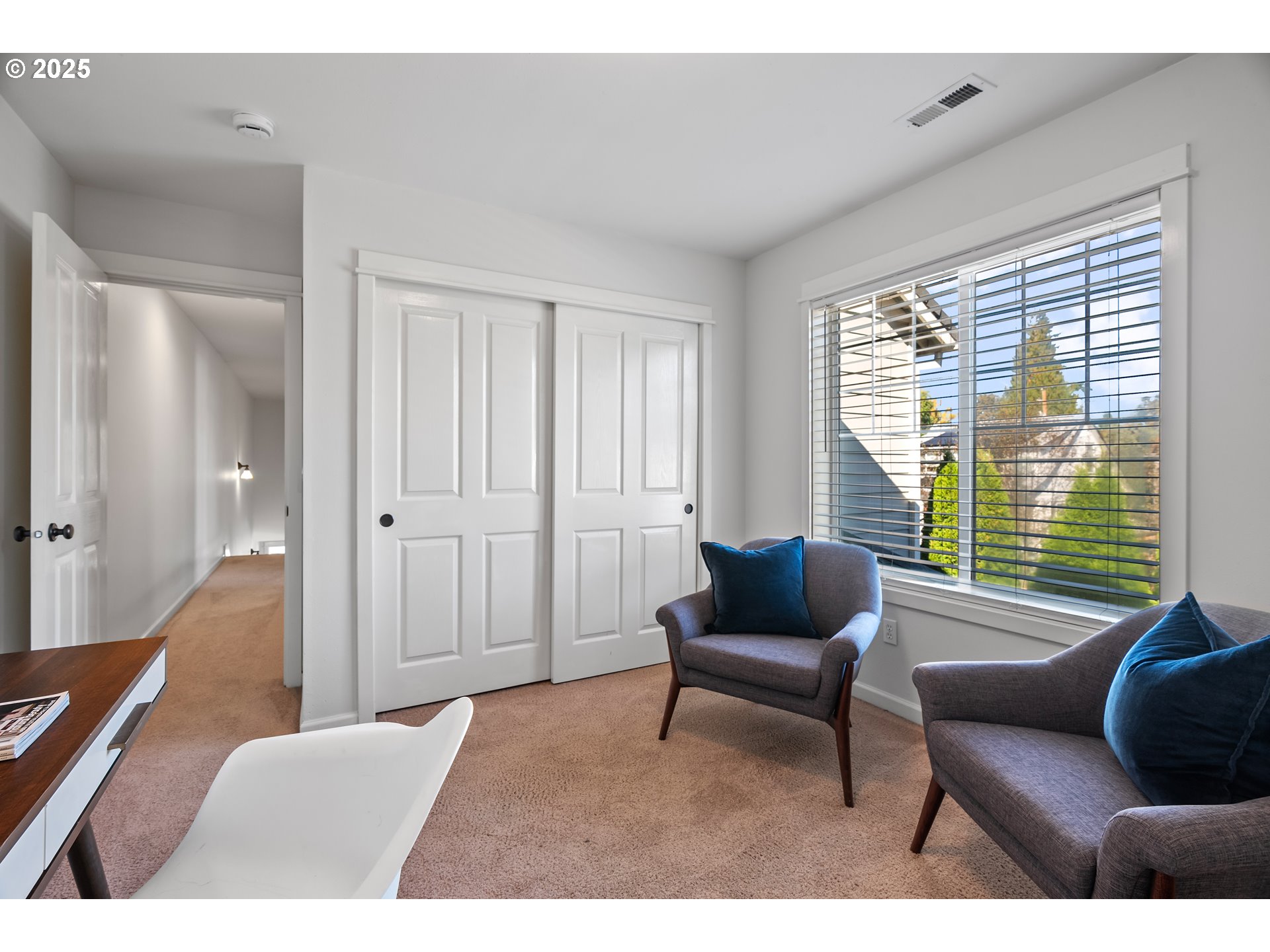 4646 North Commercial Avenue Portland, OR 97217 - Photo 24 of 31 a living room with furniture and a window