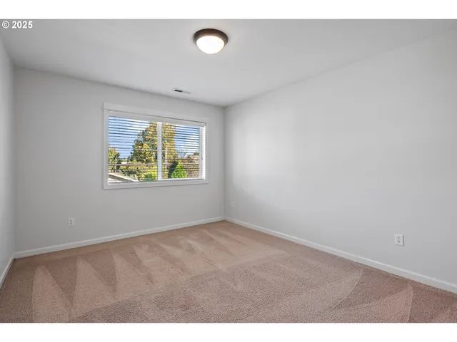 $525,000 | 4646 North Commercial Avenue, Portland, OR 97217