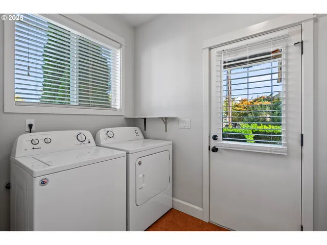 $525,000 | 4646 North Commercial Avenue, Portland, OR 97217