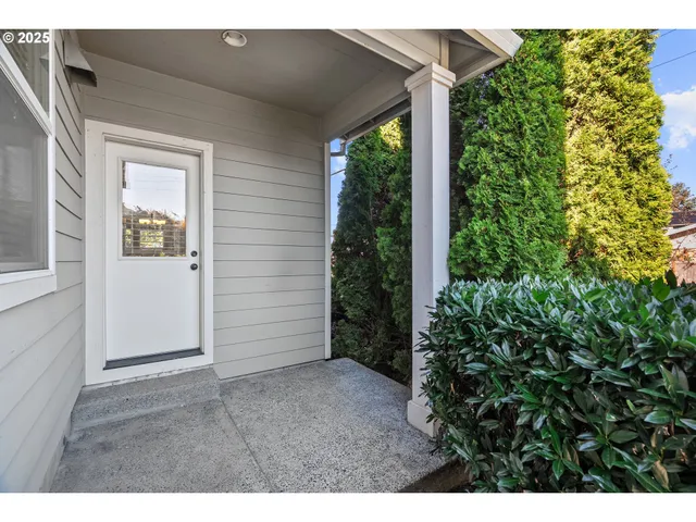 $525,000 | 4646 North Commercial Avenue, Portland, OR 97217