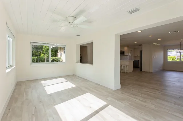 $725,000 | 1615 Venus Avenue, Jupiter, FL 33469