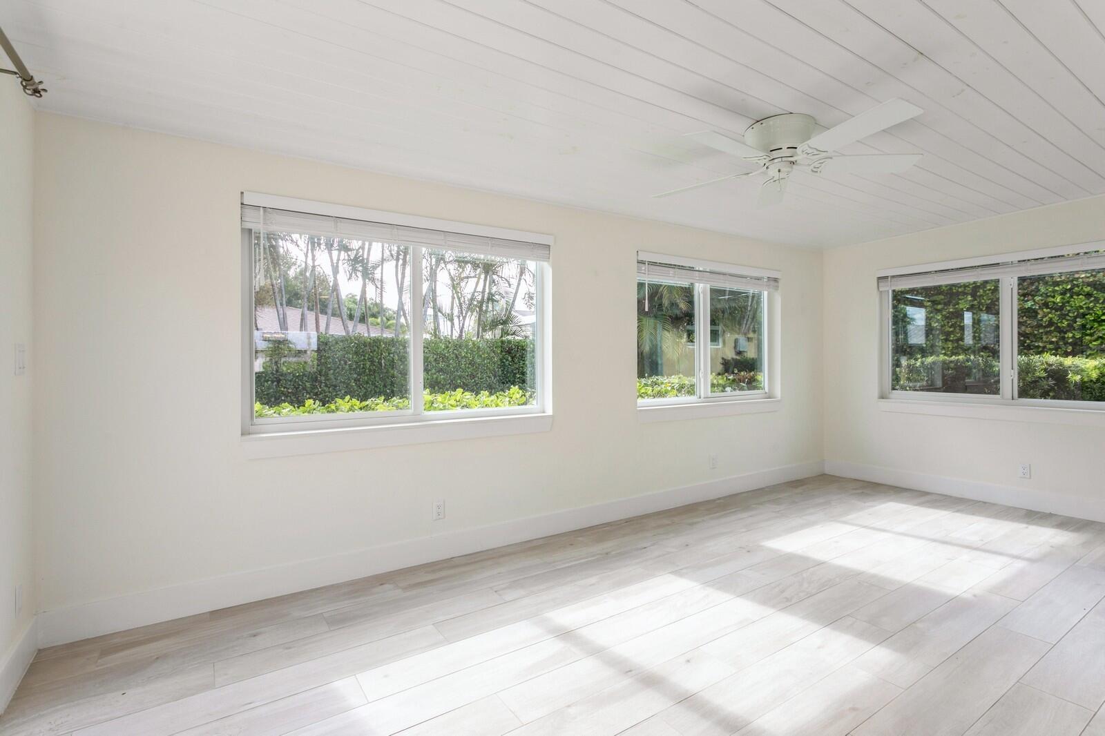 1615 Venus Avenue Jupiter, FL 33469 - Photo 15 of 27 14_Florida Room
