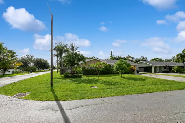 $725,000 | 1615 Venus Avenue, Jupiter, FL 33469