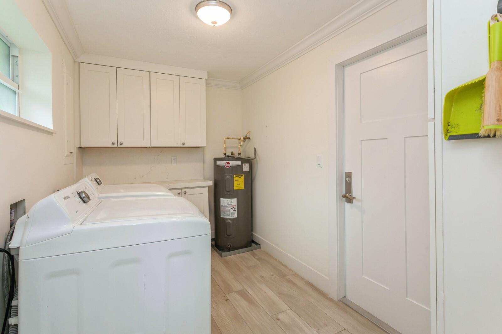 1615 Venus Avenue Jupiter, FL 33469 - Photo 21 of 27 20_Laundry Room