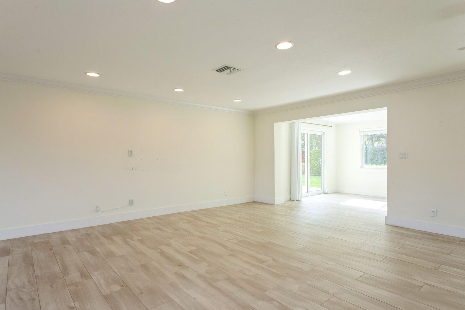 1615 Venus Avenue Jupiter, FL 33469 - Photo 6 of 27 05_Great Room