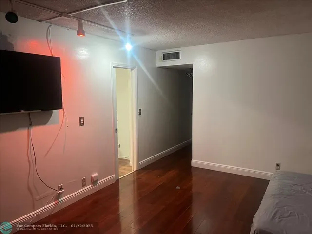 $2,300 | 2940 North Course Drive, Unit 507, Pompano Beach, FL 33069