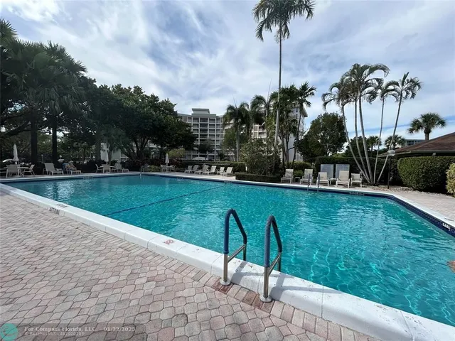 $2,300 | 2940 North Course Drive, Unit 507, Pompano Beach, FL 33069