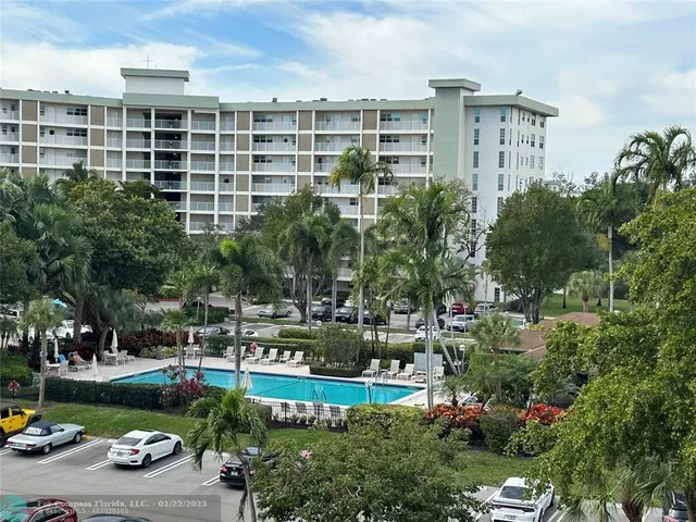 $2,300 | 2940 North Course Drive, Unit 507, Pompano Beach, FL 33069