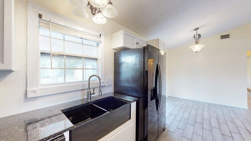 438 Southwest Cherryhill Road Port St. Lucie, FL 34953 - Photo 11 of 37 11_438SWCherryHillRoad_2011_FlexMLS800x6
