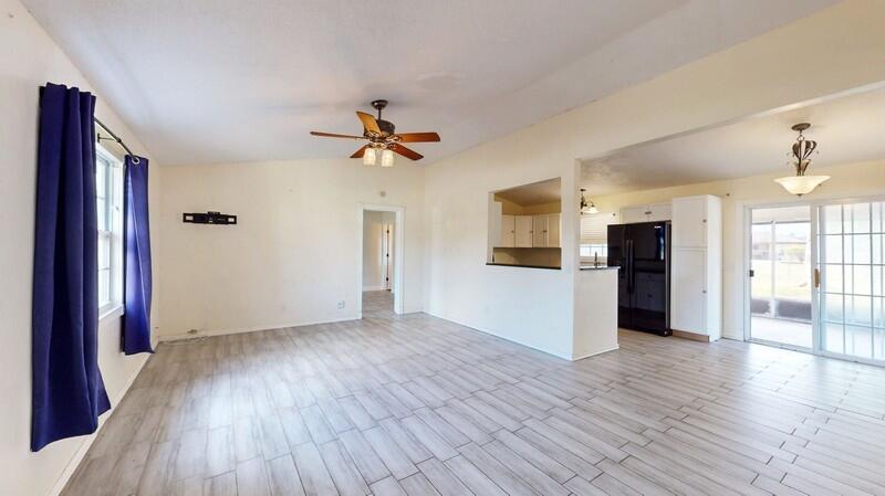 438 Southwest Cherryhill Road Port St. Lucie, FL 34953 - Photo 2 of 37 03_438SWCherryHillRoad_2003_FlexMLS800x6
