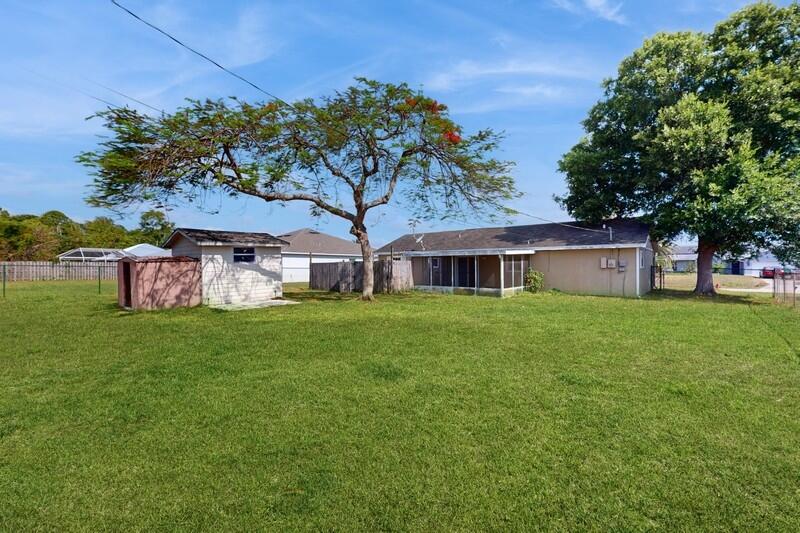 438 Southwest Cherryhill Road Port St. Lucie, FL 34953 - Photo 32 of 37 35_438SWCherryHillRoad_2035_FlexMLS800x6