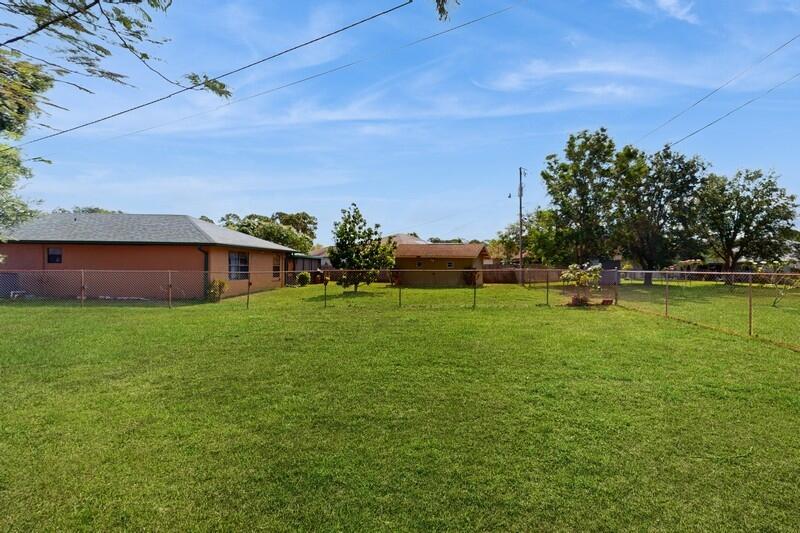 438 Southwest Cherryhill Road Port St. Lucie, FL 34953 - Photo 33 of 37 32_438SWCherryHillRoad_2032_FlexMLS800x6