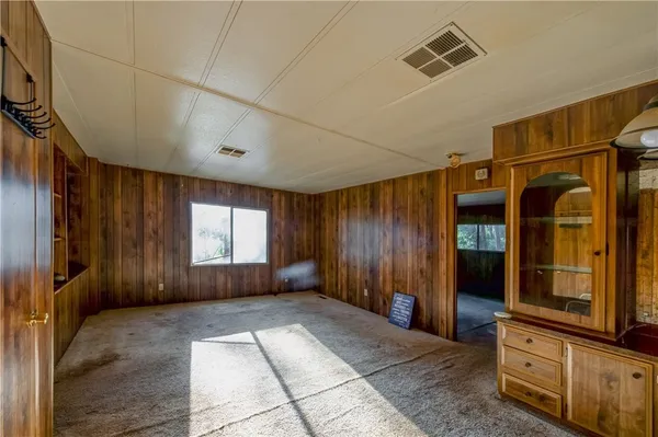 a view of entryway with front door