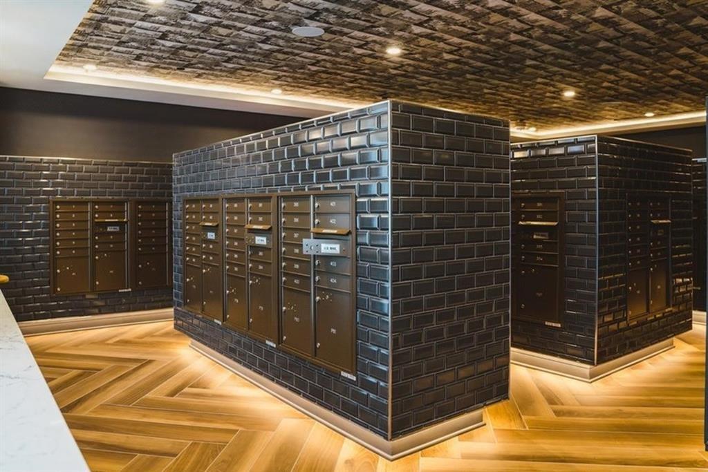 3651 Lenox Road Northeast, Unit B 05 Atlanta, GA 30305 - Photo 27 of 28 a bathroom with a shower