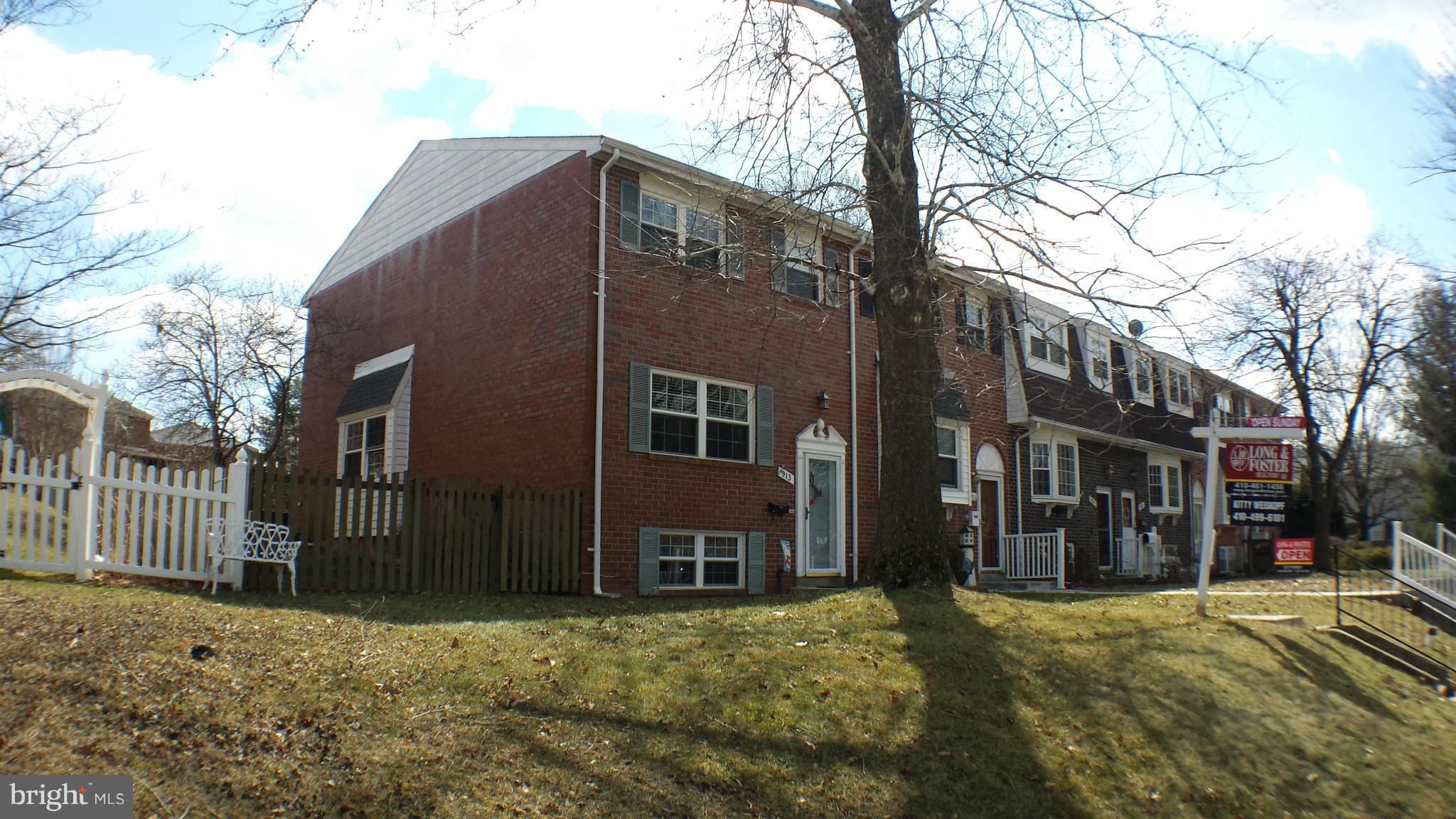 913 Elm Road Baltimore, MD 21227 - Photo 3 of 28 a backyard of a house