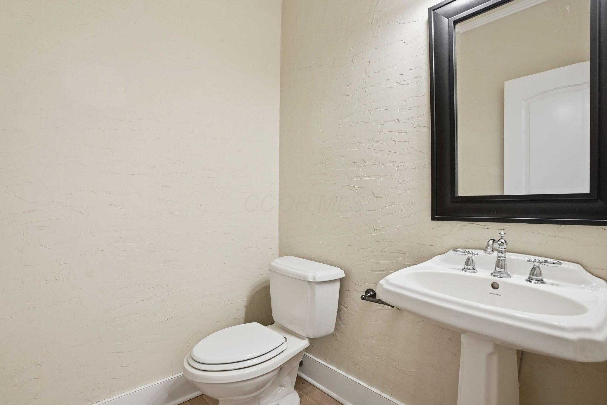 8174 Windy Hollow Road Johnstown, OH 43031 - Photo 20 of 76 The Half Bath.