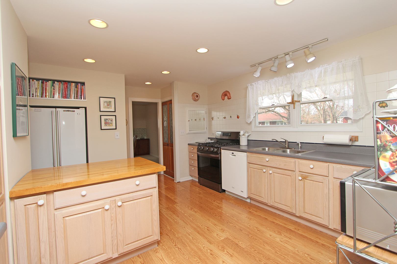 39 Golfview Road Lake Zurich, IL 60047 - Photo 15 of 44