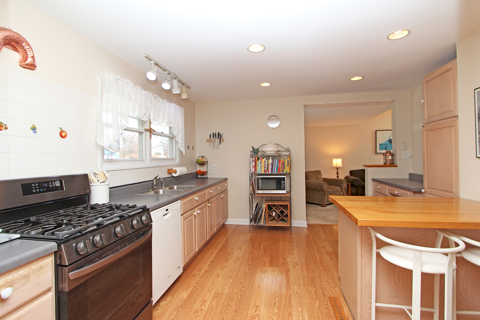 39 Golfview Road Lake Zurich, IL 60047 - Photo 17 of 44