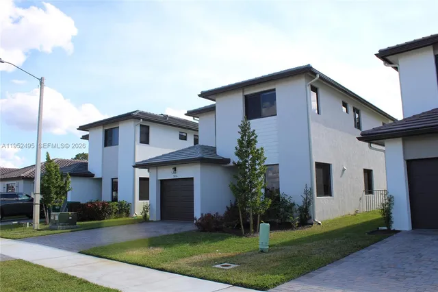 $2,700 | 5816 Agostino Way, Immokalee, FL 34142