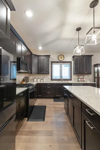 $750,000 | N6817 Sand Prairie, Holmen, WI 54636