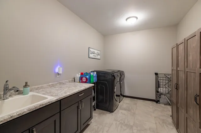 $750,000 | N6817 Sand Prairie, Holmen, WI 54636