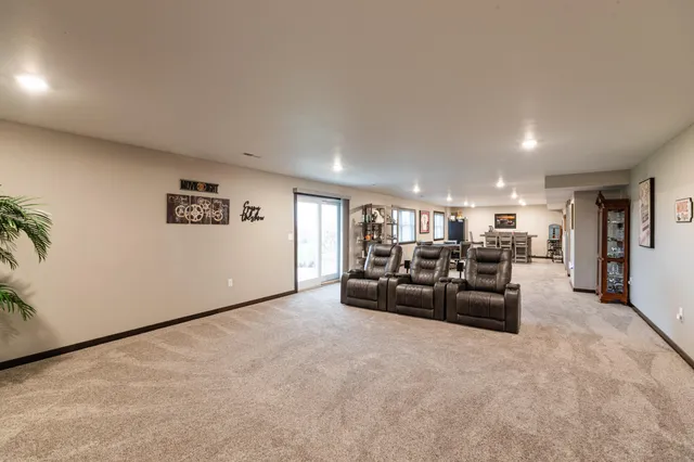 $750,000 | N6817 Sand Prairie, Holmen, WI 54636