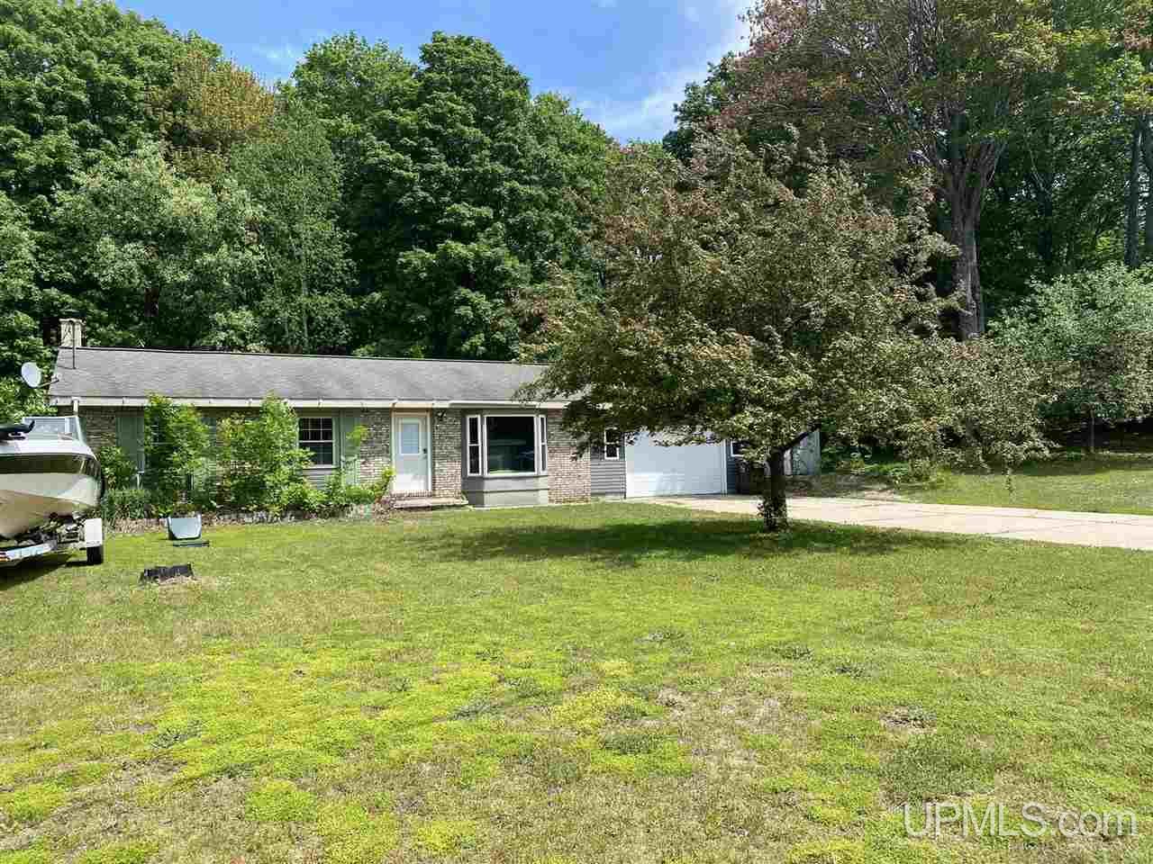 N6382 Alger Heights Road Munising, MI 49862 - Photo 2 of 22 Gallery Image 2