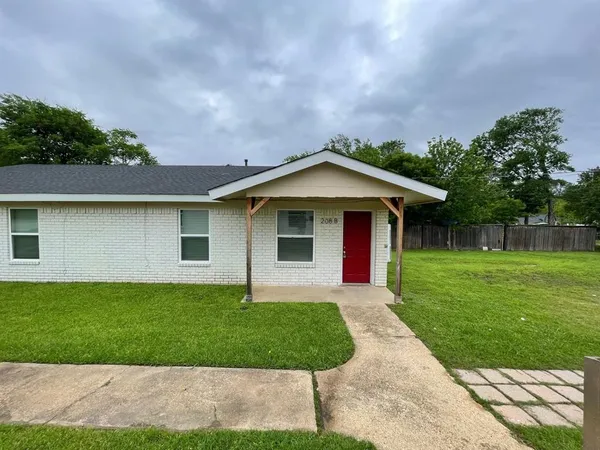 $1,395 | 208 Hosack Street, Arlington, TX 76010