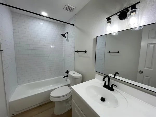 $1,395 | 208 Hosack Street, Arlington, TX 76010