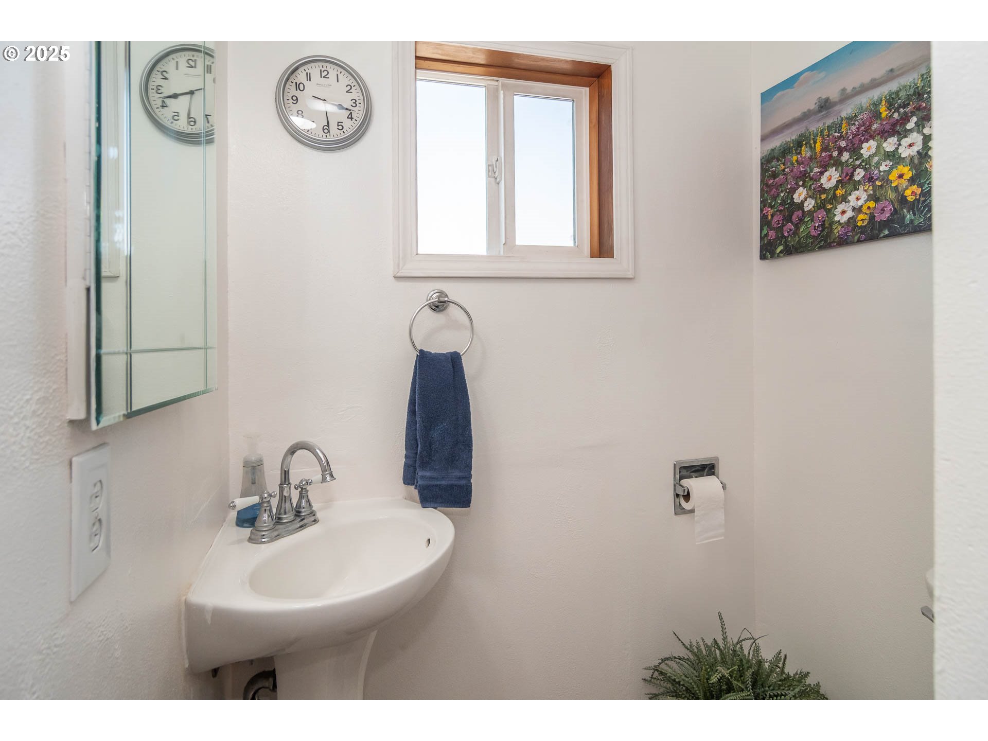68 Rose Avenue Winston, OR 97496 - Photo 18 of 43 a bathroom with a sink and a mirror