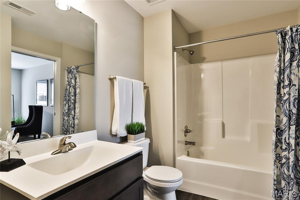 303 Red Rocks Drive St. Charles, MO 63304 - Photo 11 of 28