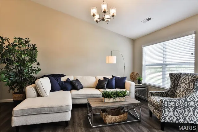 $2,550 | 303 Red Rocks Drive, St. Charles, MO 63304