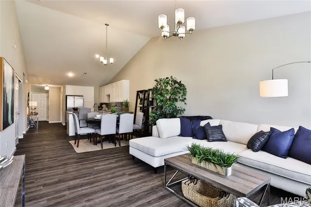 $2,550 | 303 Red Rocks Drive, St. Charles, MO 63304