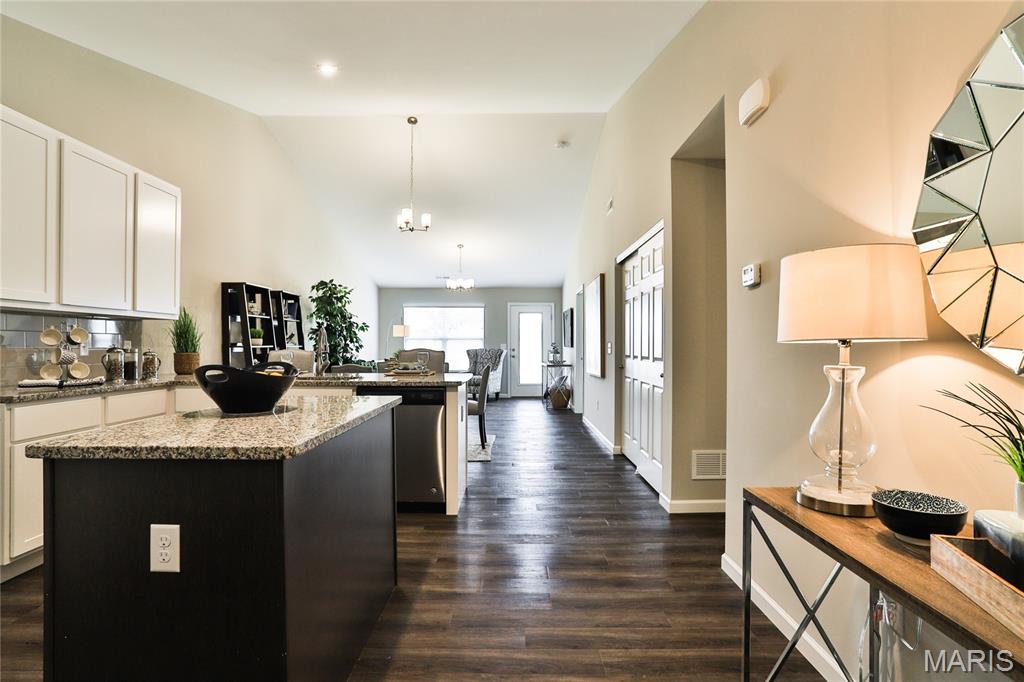 303 Red Rocks Drive St. Charles, MO 63304 - Photo 4 of 28