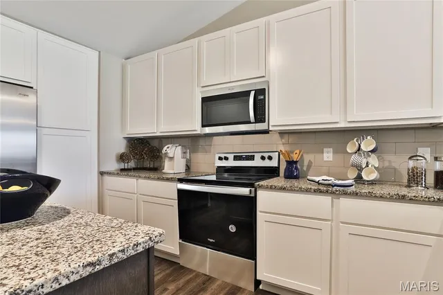 $2,550 | 303 Red Rocks Drive, St. Charles, MO 63304