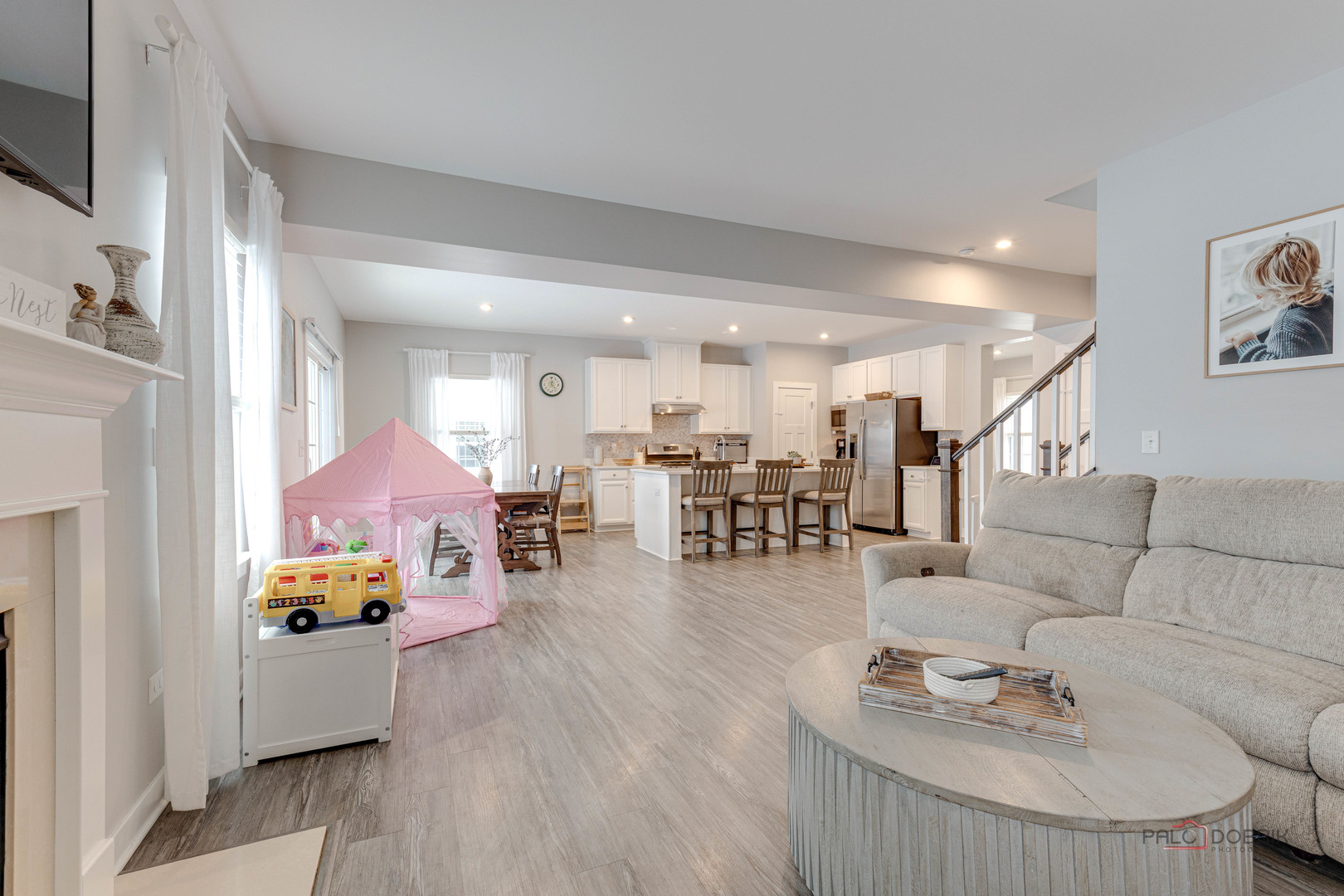 1799 Overview Circle Antioch, IL 60002 - Photo 18 of 38 a living room with furniture and wooden floor